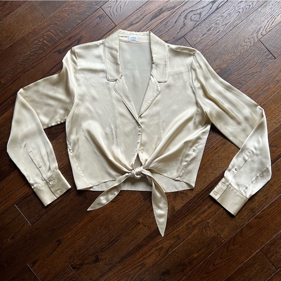 Wilfred Tie-Front Blouse - Picture 2 of 8